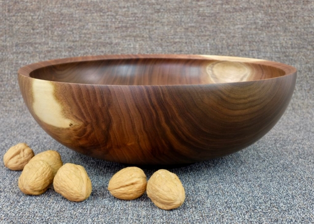 Black walnut bowl with walnuts